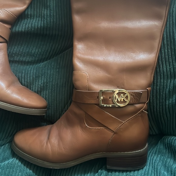 Michael Kors Bryce Tall boot, size 6M. - Picture 2 of 11